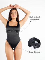 Damen-Satin-Body im Tanga-Schnitt mit eckigem Ausschnitt