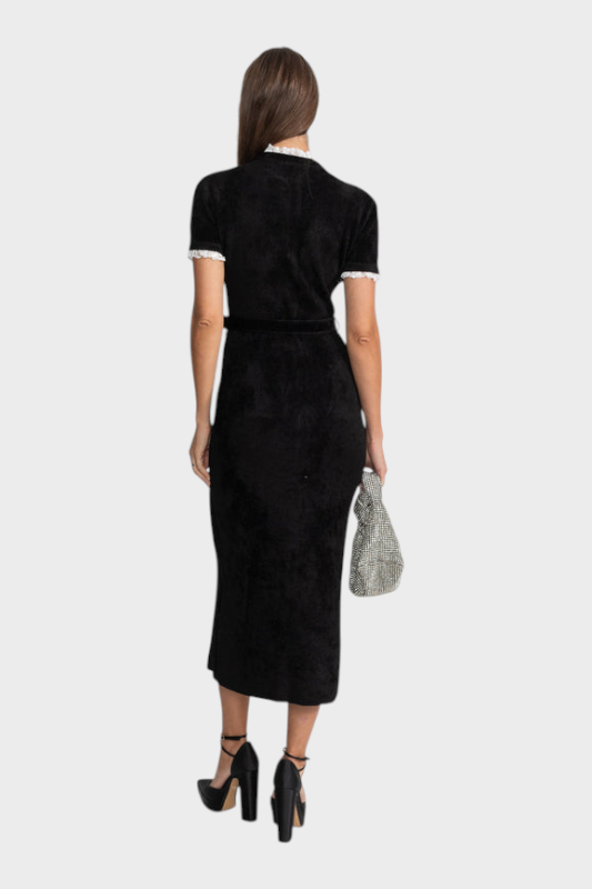 Phenelope – Schwarzes Samt-Midikleid mit Kristallknöpfen und Spitze – Ansicht 7