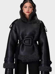Jade – Modische Damenjacke mit Taillenakzent