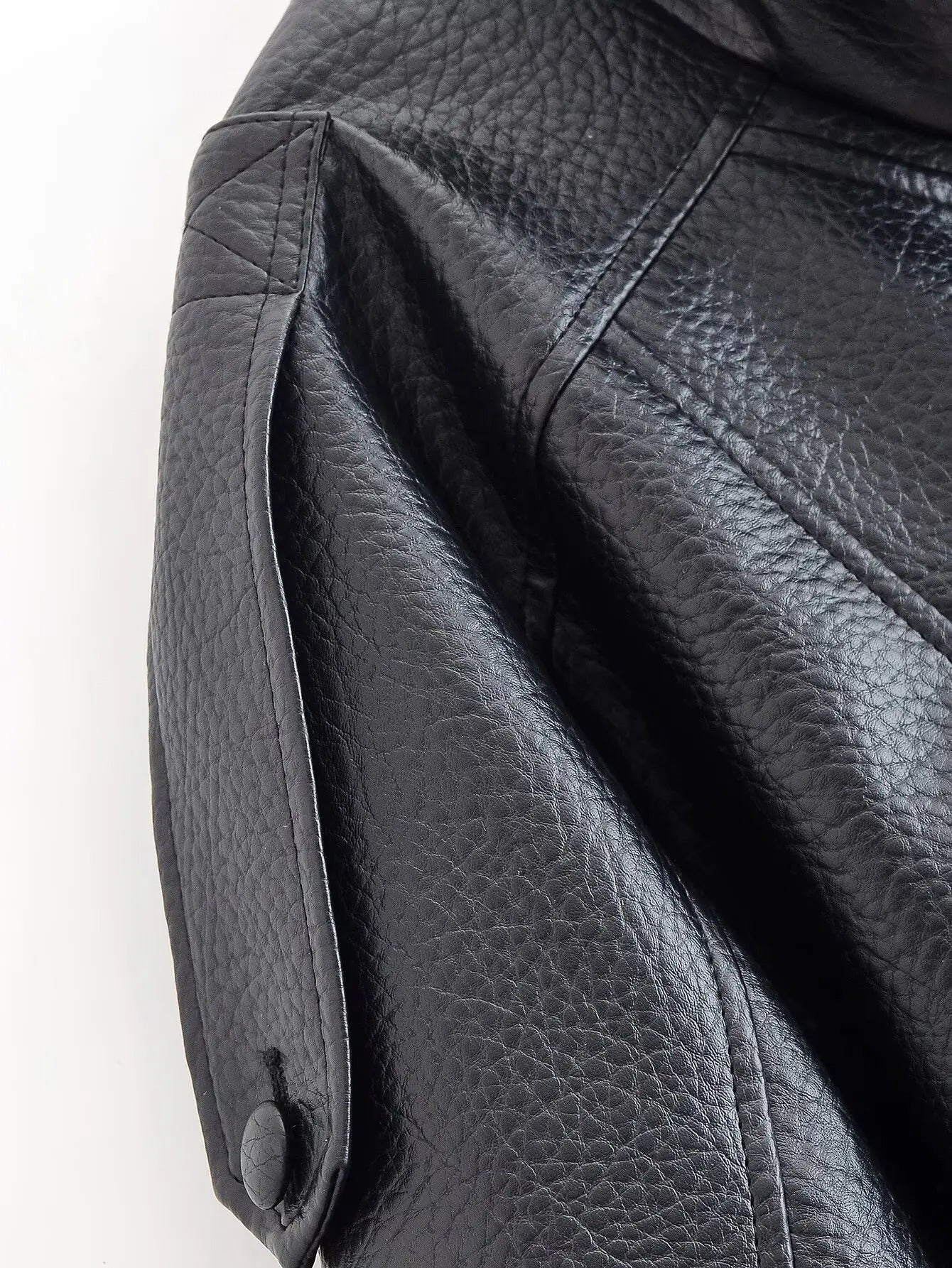 Carla – Asymmetrische Damen-Lederjacke – Ansicht 11