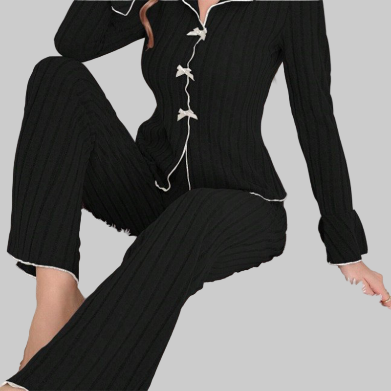 Pyjama-Set für Damen aus Rippstrick mit Reverskragen und Schleifen – Ansicht 3
