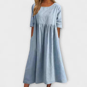 Anya – Gestreiftes Damenkleid mit bauchbedeckendem Schnitt
